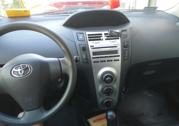 Toyota Yaris cena 13900 przebieg: 140097, rok produkcji 2007 z Piaseczno małe 37